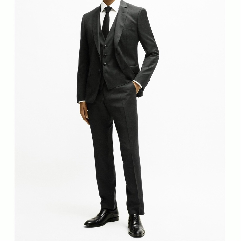 HUGO BOSS Elegant Men's 3 Piece Suit 48R